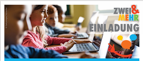 Plakat für die Familienfreitag-Veranstaltung mit Kindern, die Laptops benutzen, mit dem Text 'Zwei und Mehr Einladung Familienfreitag' und 'Online-Vorträge zu Schutz und Unterstützung von Kindern im digitalen Raum'. Die Veranstaltung findet am 16. Mai 2026 statt.