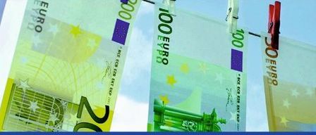 A flyer advertises 'Lohnsteuer-Zurück-Tage' in Feistritztal, offering a 25-minute appointment to reclaim an average of 1,030 euros per year from the tax office. The flyer includes details about eligibility, benefits, and a QR code for booking.