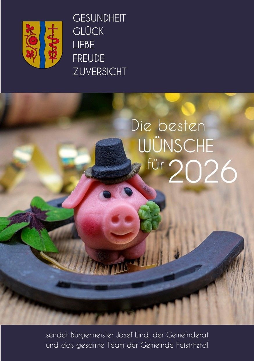 Eine rosafarbene Schweinefigur mit schwarzem Hut und vierblättrigem Kleeblatt sitzt auf einem Hufeisen mit dem Text 'Die besten Wünsche für 2026'. Der Hintergrund ist verschwommen mit goldenen Dekorationen.
