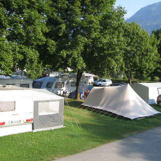 Bild enthält, Tent, Camping, Outdoors, Car, Transportation, Vehicle, Machine, Wheel