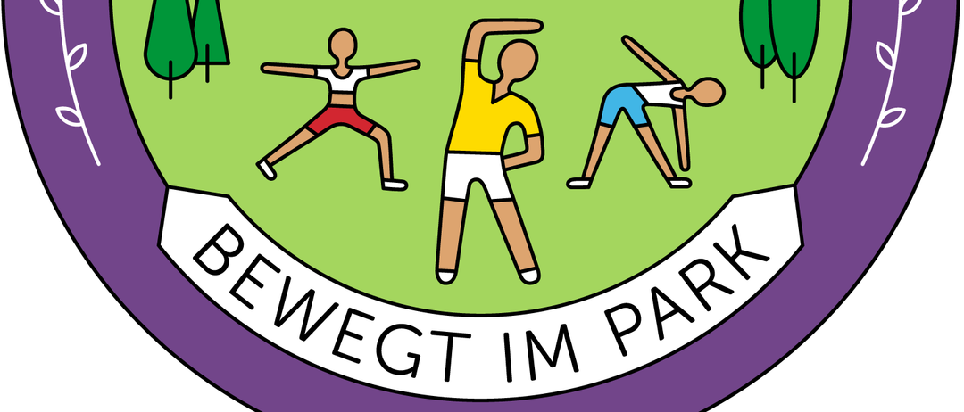 Ein kreisförmiges Logo für ein 10-jähriges Jubiläum mit drei Menschen, die Yoga auf Gras verrichten und Gebäude im Hintergrund.