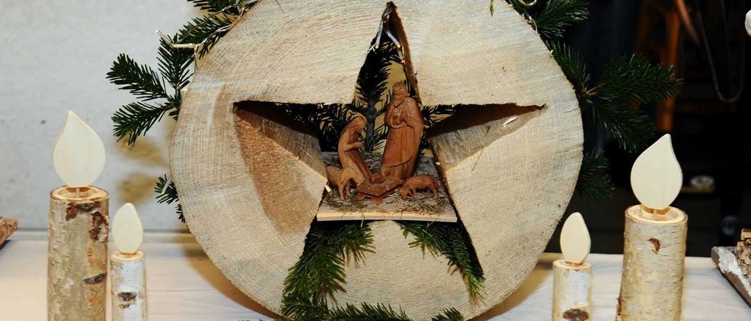 Bild enthält, Christmas, Christmas Decorations, Festival, Christmas Tree, Christmas Tree Ornaments