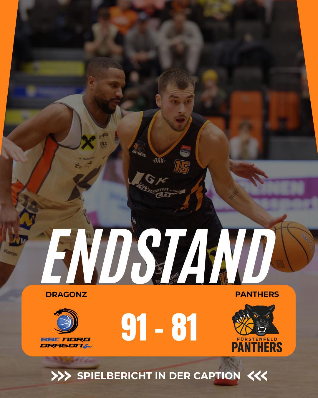 Basketballspiel endet mit einem Sieg der Drachen mit 91-81 gegen die Panther. Spieler spielen aktiv auf dem Spielfeld, Zuschauer im Hintergrund.