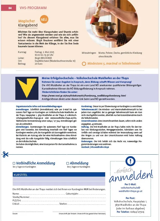 Ein Flyer für einen Klangschalen-Workshop, geleitet von Birgit Bruckner am 2. Mai 2025 in der Stadtbücherei in Niederleutersdorf. Der Flyer enthält Details zum Workshop, Anforderungen für Teilnehmer und Kontaktinformationen zur Anmeldung. Ein Bild einer Hand, die eine Klangschale hält, ist prominent dargestellt.