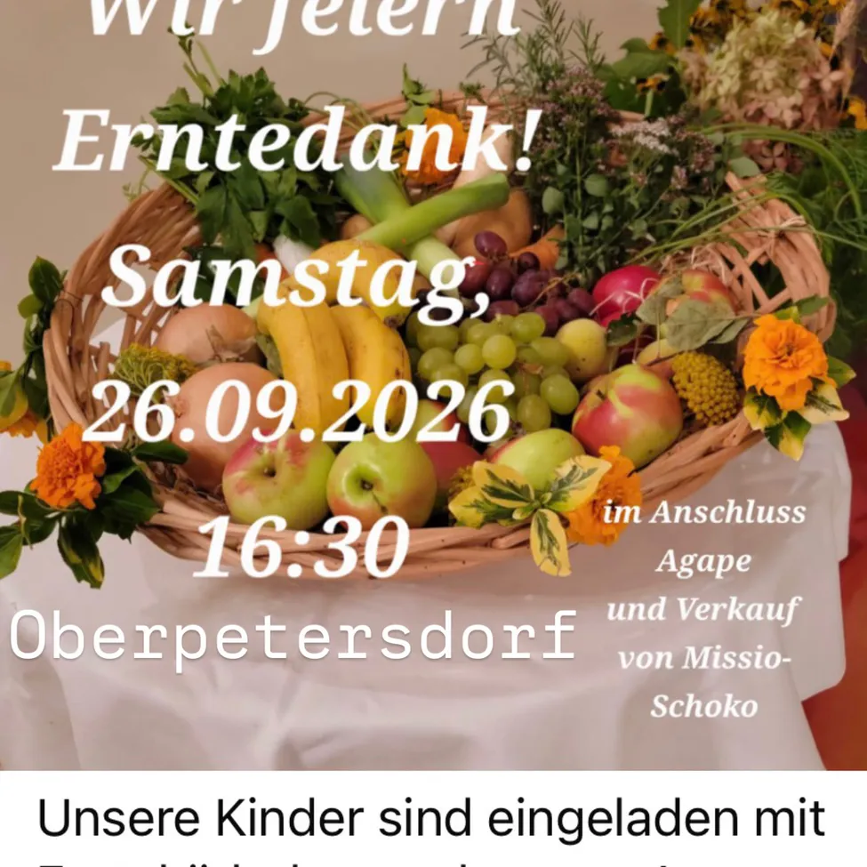 Ein Korb voller verschiedener Obst- und Gemüsesorten, mit Blumen und Textüberlagerung im Bild. Das Datum und die Uhrzeit sind 26.09.2026 um 16:30.
