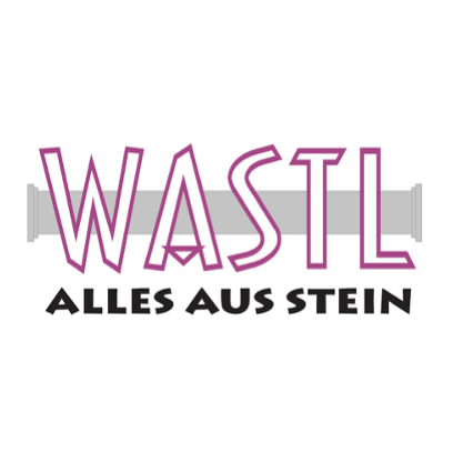 Das Wastl-Logo ist in Rosa und Grau gehalten, hat oben eine lange, graue Röhre und zeigt 'Wastl' in großen Buchstaben mit Schatteneffekt. Darunter steht in kleinerer Schrift 'Alles aus Stein', was 'Alles aus Stein' bedeutet.