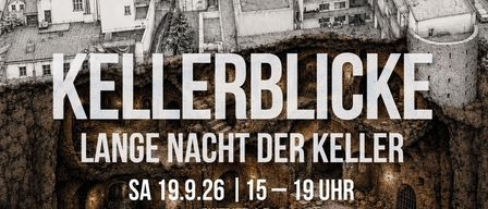 Ein Schwarz-Weiß-Poster, das die Veranstaltung 'Kellerblicke Lange Nacht der Keller' am 19. September 2021 von 15 bis 19 Uhr bewirbt. Das Poster zeigt eine Luftaufnahme einer Stadt mit Gebäuden, einer Straße und einem Kellereingang. Die Veranstaltung beinhaltet ein Getränk und ein Wurstglas und beginnt im Beserpark.