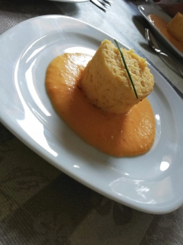 Bild enthält, Food, Food Presentation, Meal, Bread, Cornbread, Plate, Dish