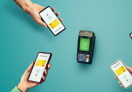 Bild enthält, Electronics, Phone, Mobile Phone, Texting, Credit Card, Text