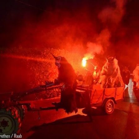 Bild enthält, Person, Machine, Wheel, Fire, Nature, Outdoors