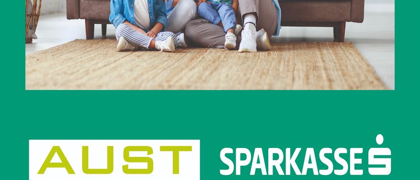 Bild enthält, Advertisement, Living Room, People, Person, Poster, Couch, Child, Female, Girl, Wood