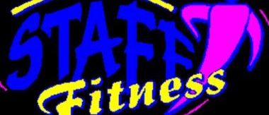 Das Bild zeigt ein Logo für Staff Fitness mit einer stilisierten Läuferfigur in leuchtenden Farben auf schwarzem Hintergrund. Das Logo enthält den Text 'Staff Fitness' und die Adresse '97110 Feusiritz/Drau'.