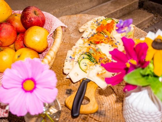 Bild enthält, Brunch, Food, Food Presentation, Fruit, Pear, Plant, Produce, Bread