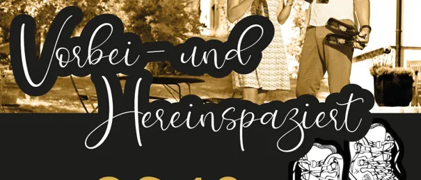 Ein Werbeplakat für eine Weinverkostung am 26. Oktober. Es zeigt ein Paar, das Weinflaschen vor einem Haus hält. Der Text enthält Details zur Zeit und zum Ort der Veranstaltung.
