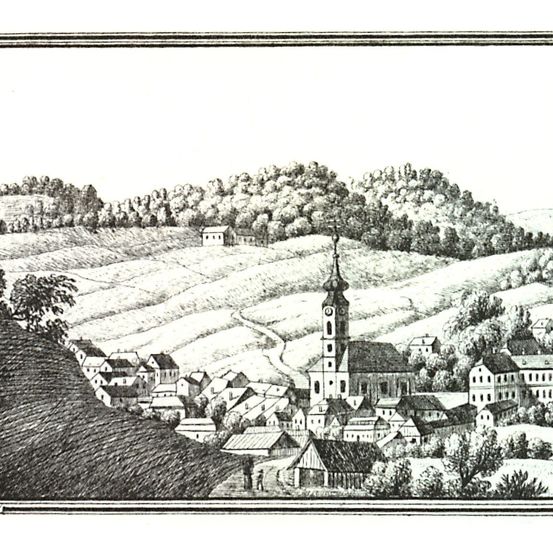 Eine alte Zeichnung zeigt ein Dorf mit einer Kirche, umgeben von Hügeln und Bäumen, mit Menschen, die im Vordergrund spazieren.