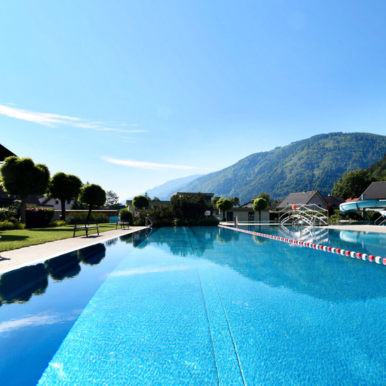 Bild enthält, Architecture, Building, Hotel, Resort, Pool, Water, Swimming Pool, Nature, Outdoors, Scenery