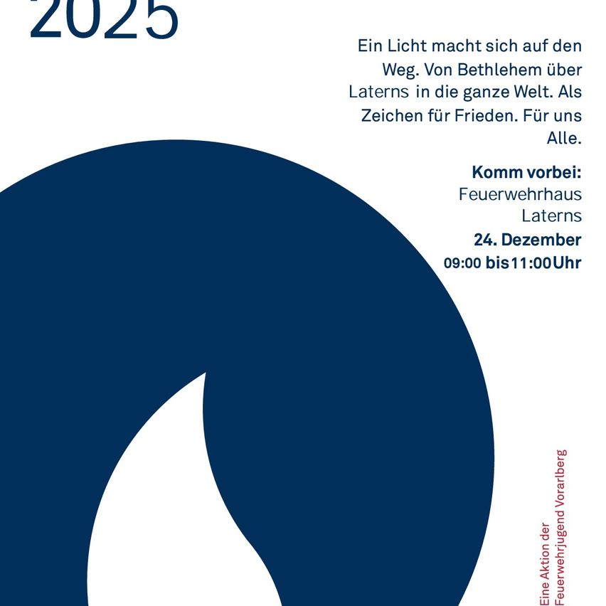 The image shows an event poster for 2025 with a dark blue circle and a light shining through it. The text reads 'A light makes its way on the path. From Bethlehem across the lanterns in the whole world. As a sign for peace. For us all.' The poster invites people to come by on December 24, from 9:00 to 11:00 at the fire station.