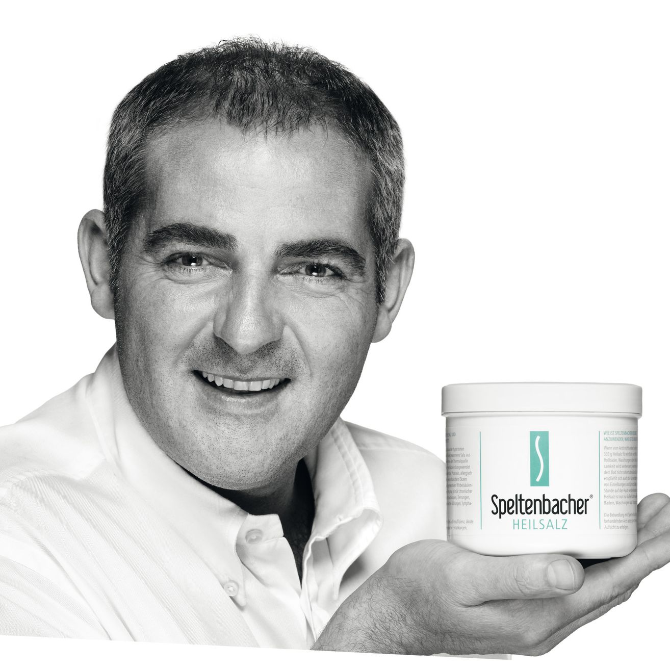 Bild enthält, Finger, Person, Face, Head, Smile, Adult, Male, Man, Portrait, Cup