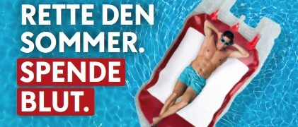 Eine Werbung für eine Blutspende-Veranstaltung. Ein Mann liegt auf einem Schwimmbecken im Pool. QR-Code. Datum: 15. Juli 2021. Zeit: 15:00-20:00 Uhr. Ort: Gleisdorf Schillerhaus Schillerstraße 19. Österreichisches Rotes Kreuz.