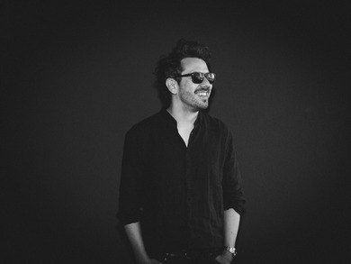 Bild enthält, Face, Head, Person, Photography, Portrait, Shirt, Adult, Male, Man, Glasses