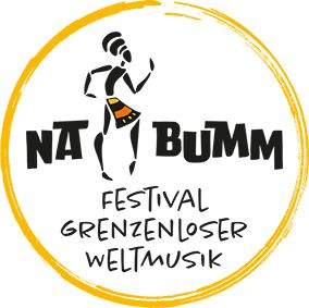 Bild enthält, Person, Logo, Photography, Animal, Bird, Penguin