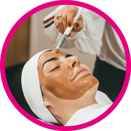 Bild enthält, Adult, Female, Person, Woman, Head, Face, Brush, Device, Tool