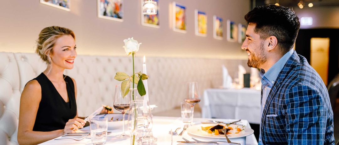 Bild enthält, Dating, Person, Romantic, Adult, Female, Woman, Male, Man, Head, Fork