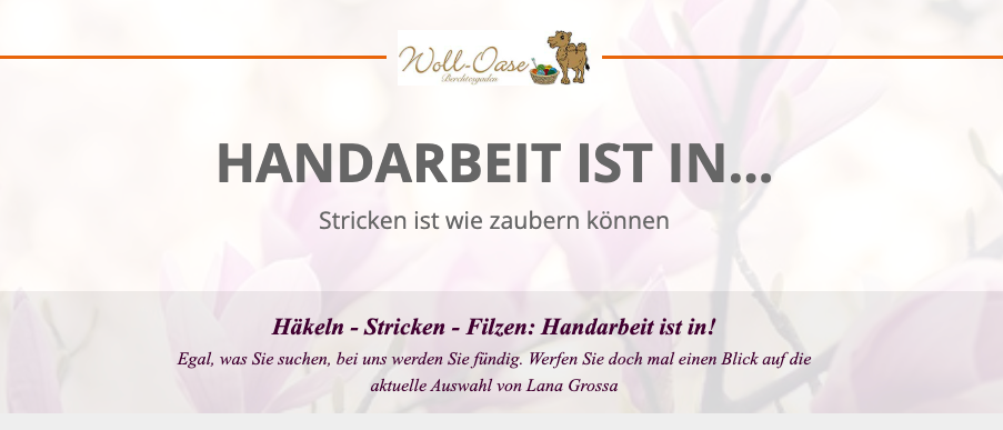 Eine Anzeige für Handarbeiten zeigt ein Kamel-Logo mit dem Text 'Handarbeit ist in...' und einem Slogan 'Stricken ist wie zaubern können'. Sie lädt die Betrachter ein, die aktuelle Auswahl an Artikeln zu erkunden.