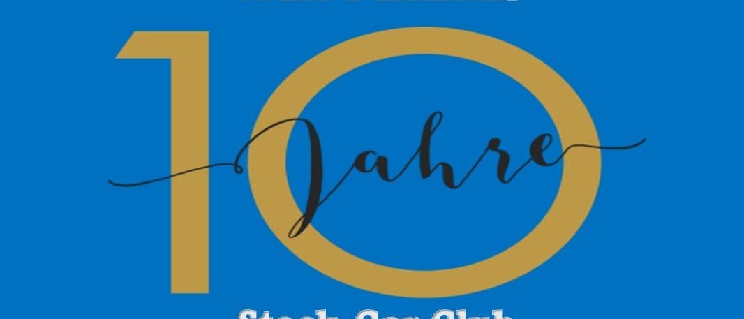 Jubiläumsposter für den Stock-Car Club Renngemeinschaft Innviertel, 10 Jahre. Veranstaltung am 25.05.2025 um 10:00 Uhr an der Landesmusikschule St. Martin/Innkreis.