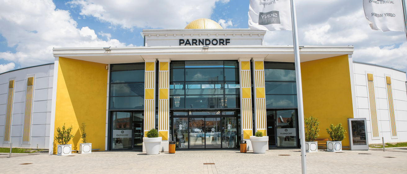 Bild enthält, Architecture, Building, Office Building, Plant, Convention Center, Shop, Shopping Mall