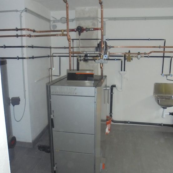 Bild enthält, Indoors, Basement, Room, Architecture, Building