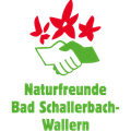 Ein Logo mit roten Sternen und einem grünen Händedruck-Symbol über dem Text 'Naturfreunde Bad Schallerbach-Wallern' auf schwarzem Hintergrund.