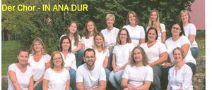 Bild enthält, People, Person, Pants, Female, Girl, Teen, Jeans, Blouse, T-Shirt, Photography