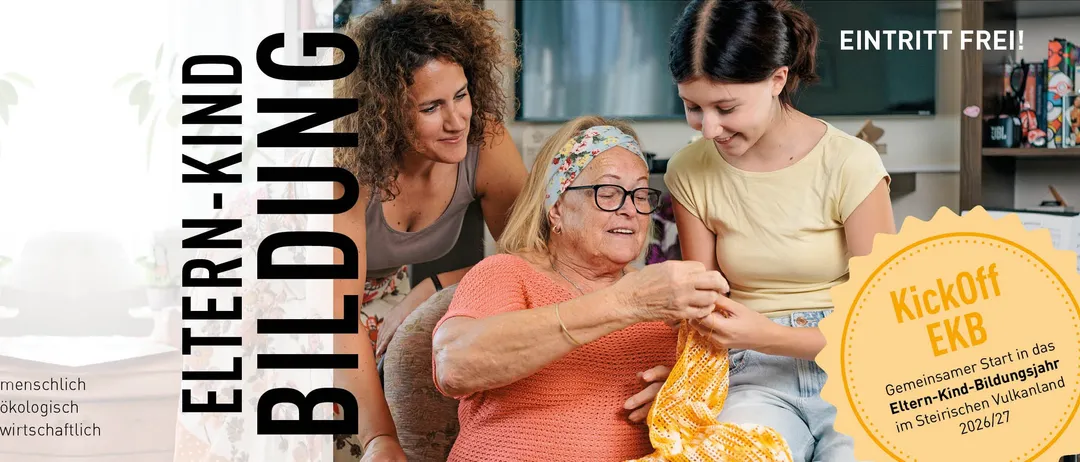 Ein Plakat für eine Veranstaltung mit dem Titel 'Etern-Kind Bildung', auf dem eine Frau und zwei ältere Frauen abgebildet sind, von denen eine ein Baby hält.