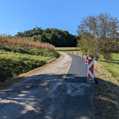 Bild enthält, Road, Tarmac, Outdoors, Gravel, Freeway, Nature