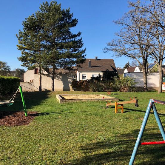 Grass, Neighborhood, Play Area, Outdoor Play Area, Outdoors, Backyard, Yard, Lawn, Tree, Shelter