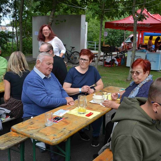 Restaurant, Dining Table, Table, Adult, Female, Person, Woman, Male, Man, People