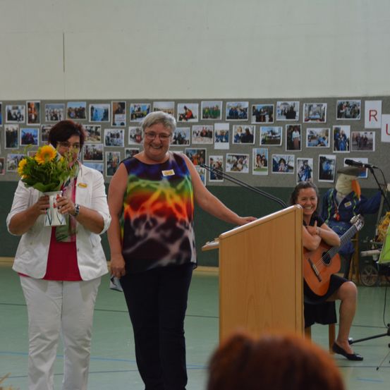 Flower, Flower Arrangement, Flower Bouquet, Person, Adult, Male, Man, Guitar, Face, Wheel