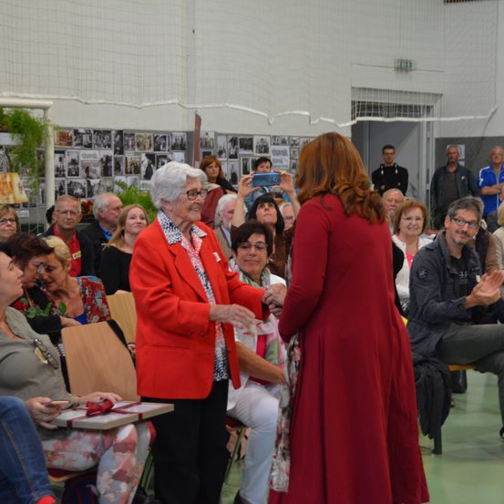 Adult, Female, Person, Woman, Coat, People, Male, Man, Crowd, Shoe