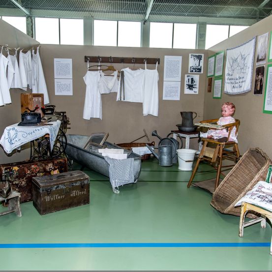 Building, Hospital, Floor, Clinic, Flooring, Person, Operating Theatre, Living Room, Box, Wood