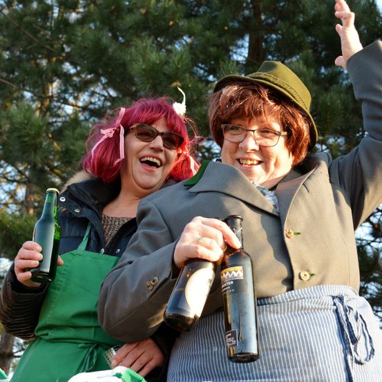 Sunglasses, Beer, Adult, Female, Person, Woman, Finger, Coat, Bottle, Face