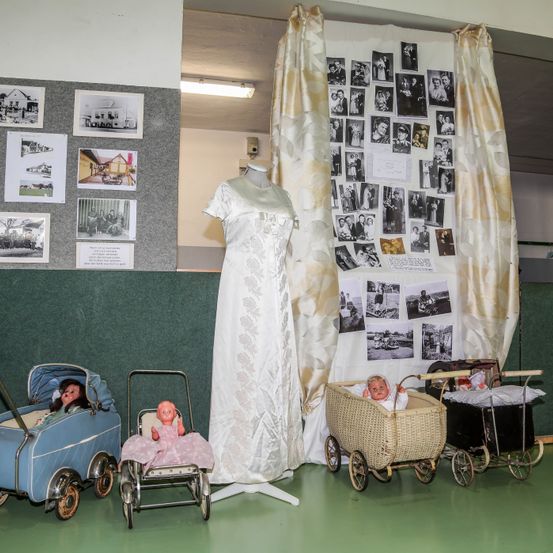 Hospital, Wheel, Person, Car, Adult, Bride, Female, Woman, Face, Clinic