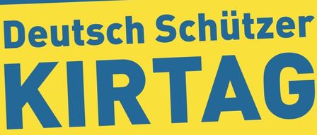 Ein Plakat für die 'Kirttag im Komm Zentrum' Veranstaltung am 13. September 2026, Beginn um 11:00 Uhr. Das Plakat zeigt einen Mann in traditioneller bayerischer Kleidung mit dem Event-Logo an seinen Hosenträger.