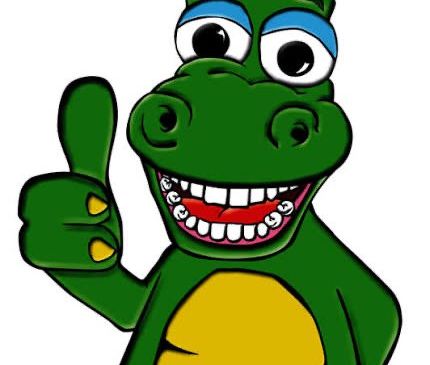 Ein karikaturistischer Krokodil mit erhobenem Daumen, grünem Körper, gelbem Bauch und blauen Augenklappen.