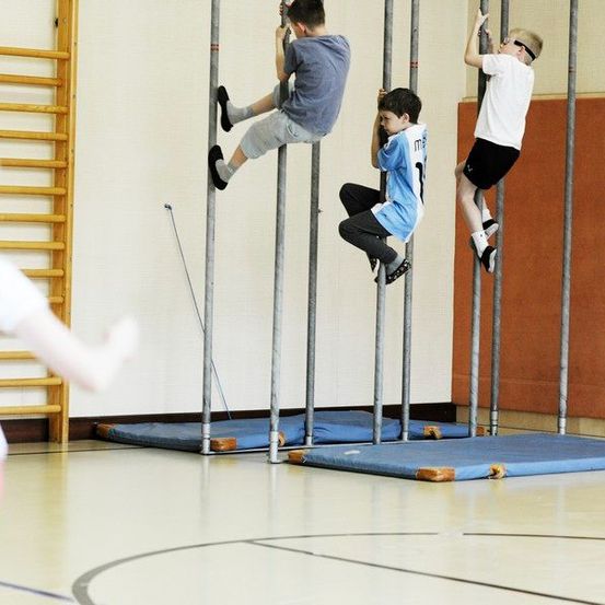 Bild enthält, Person, Child, Female, Girl, Jumping