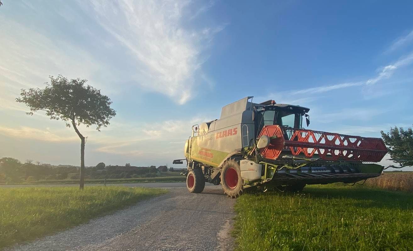 Bild enthält, Nature, Outdoors, Bulldozer, Machine, Wheel, Transportation, Vehicle, Sky, Truck