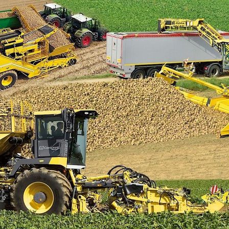 Bild enthält, Outdoors, Nature, Countryside, Rural, Farm, Harvest, Machine, Wheel, Bulldozer, Aerial View