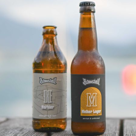 Bild enthält, Alcohol, Beer, Beverage, Beer Bottle, Bottle, Liquor, Lager, Soda