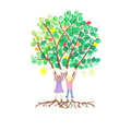 Eine Illustration eines Baumes mit bunten Blättern und zwei Kindern, die an seinen Ästen hängen, wobei eines einen Stern und das andere eine Sonne hält.