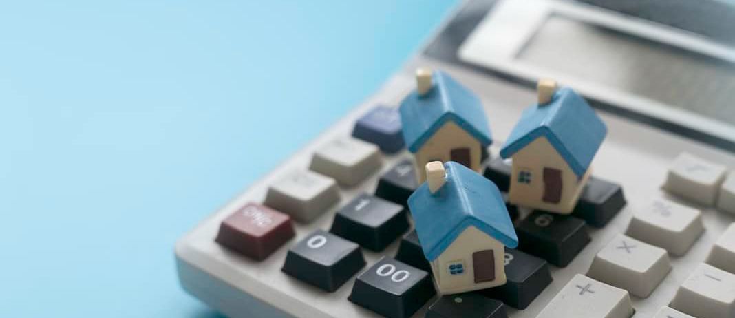 Bild enthält, Electronics, Computer, Computer Hardware, Computer Keyboard, Hardware, Calculator